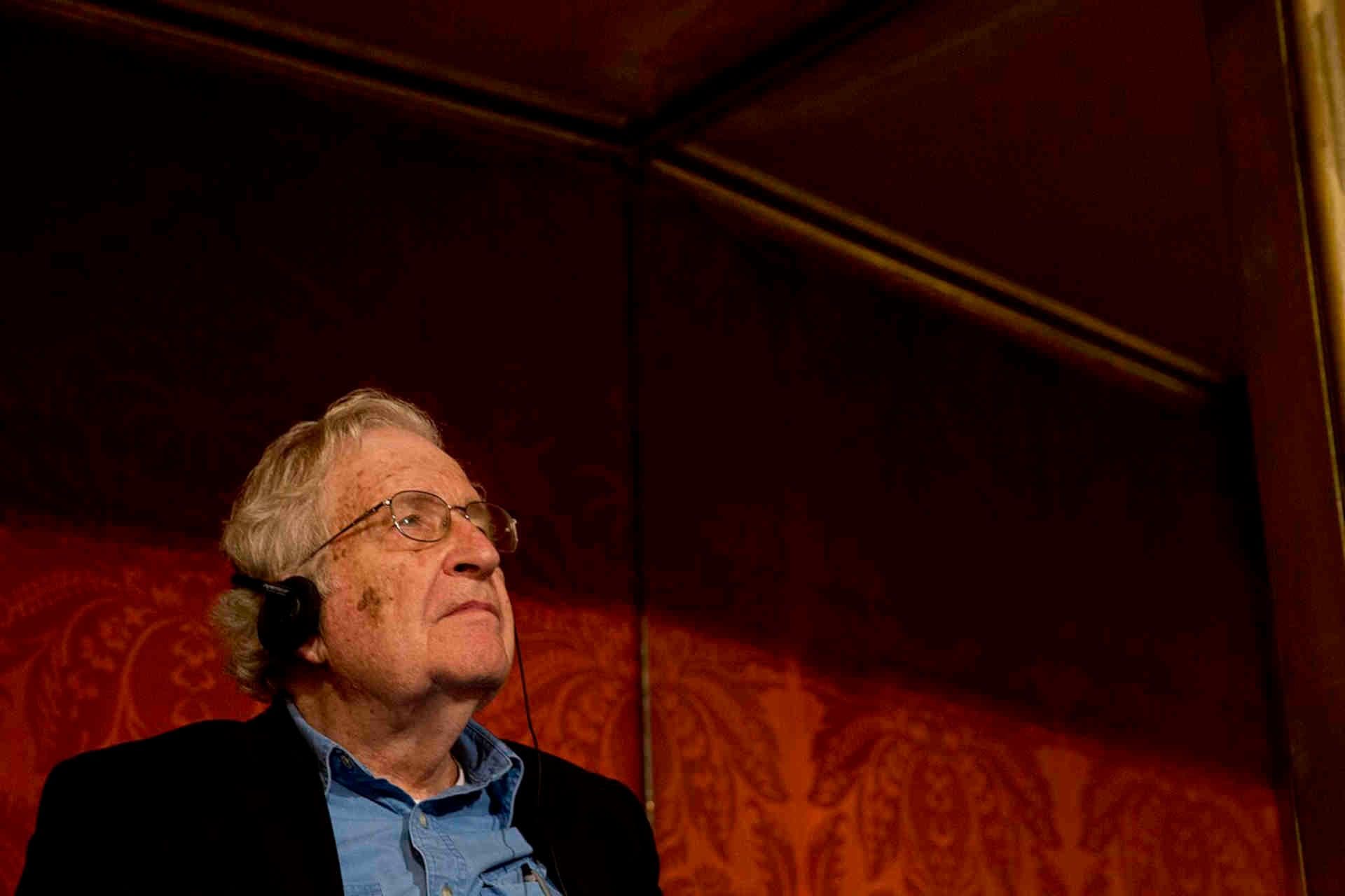 epstein delusi da chomsky