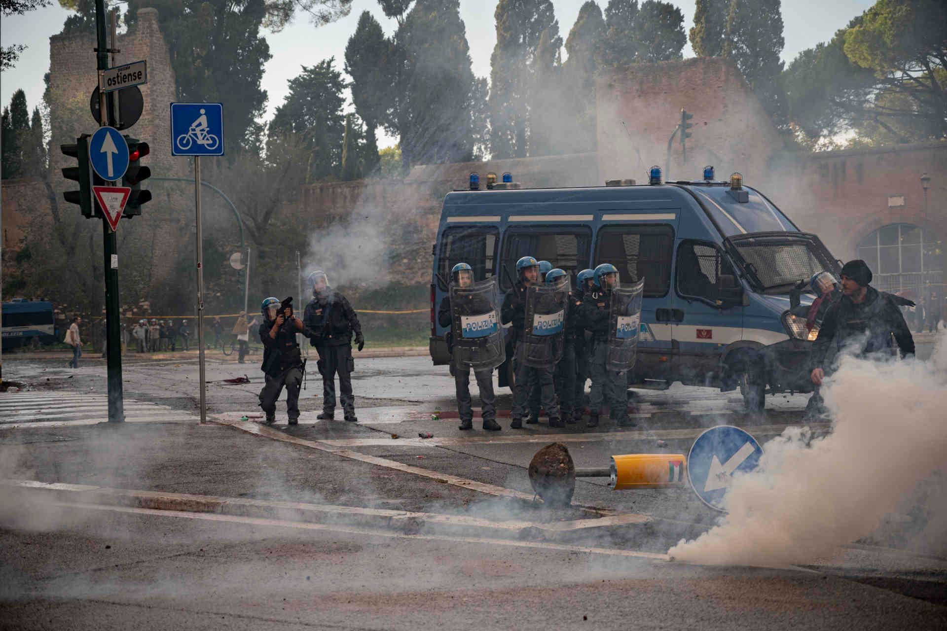 Gas CS, il Viminale non sa (e non vuole sapere)